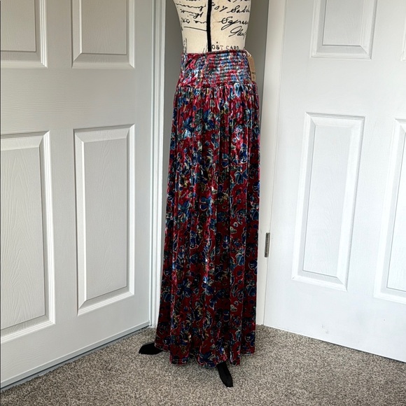 NATURAL LIFE Red and Blue Maxi Pleated Skirt - Picture 3 of 7
